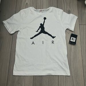 COPY - Boys JORDAIN AIR White T shirt- NWT- Size L 12-13- BRAND NEW